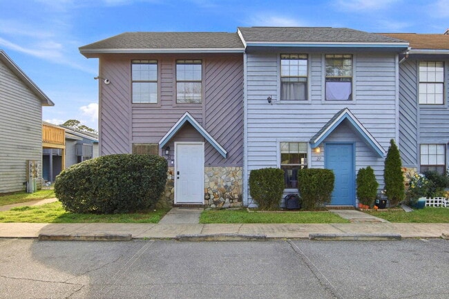 Building Photo - 1325 Greendale Ave