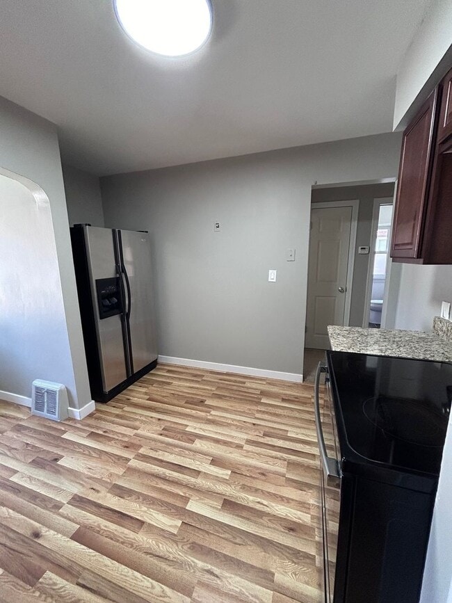 Photo - 16183 Dale St