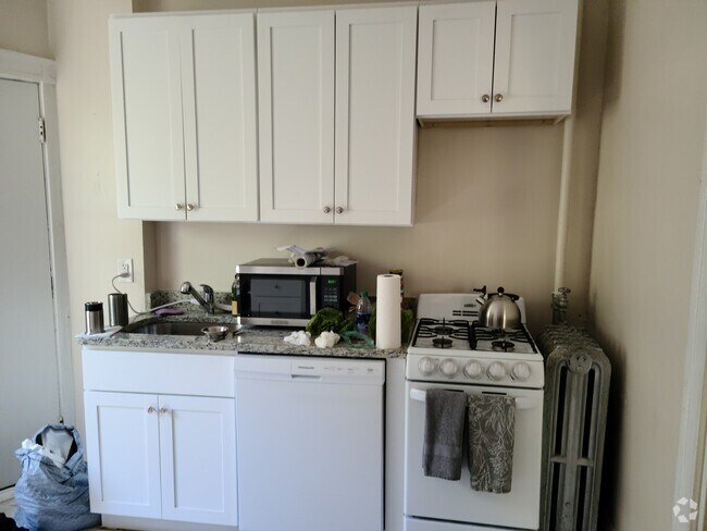 Building Photo - 36 High St Unit 3 Rental