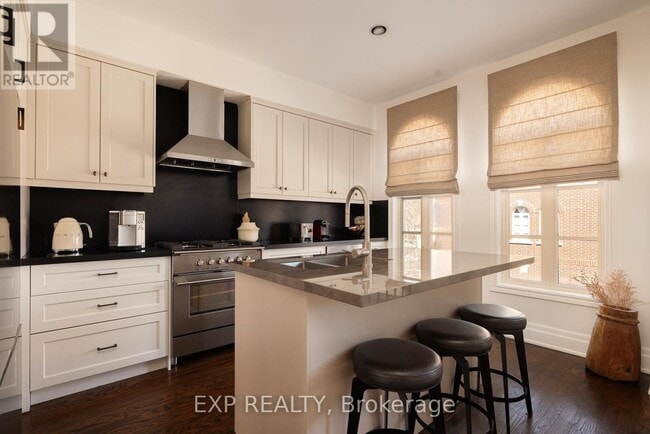 Photo - 31 Brownstone Ln