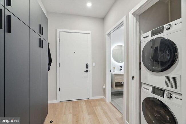 Photo - 1705 N American St