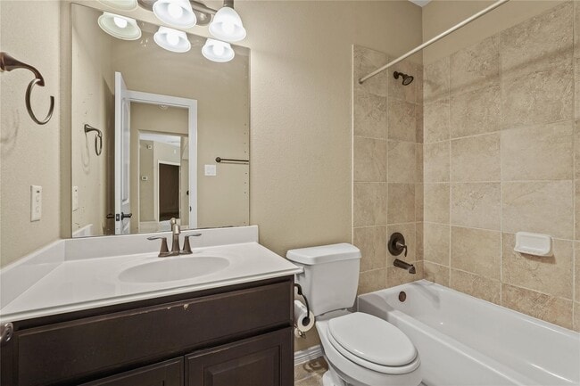 Building Photo - 2515 Sentry Oak Way