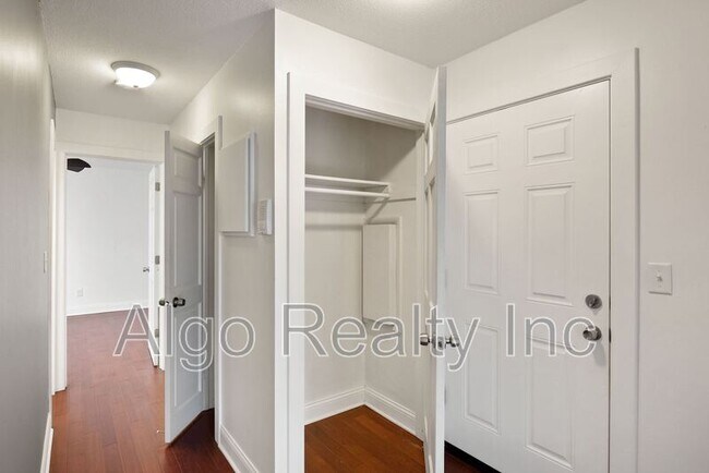 Photo - 729 E 16th St