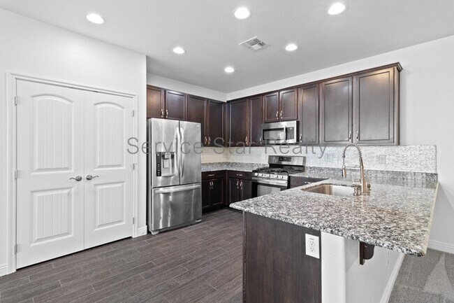 Photo - 2525 N Riley Rd