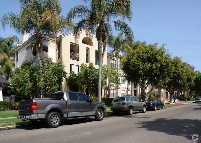 Uptown Villas Apartments (II) - Uptown Villas Apartments (II)