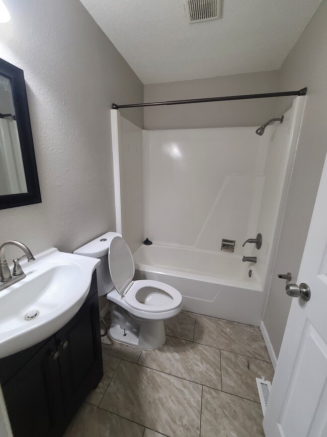 Photo - 505 Stevens St SW