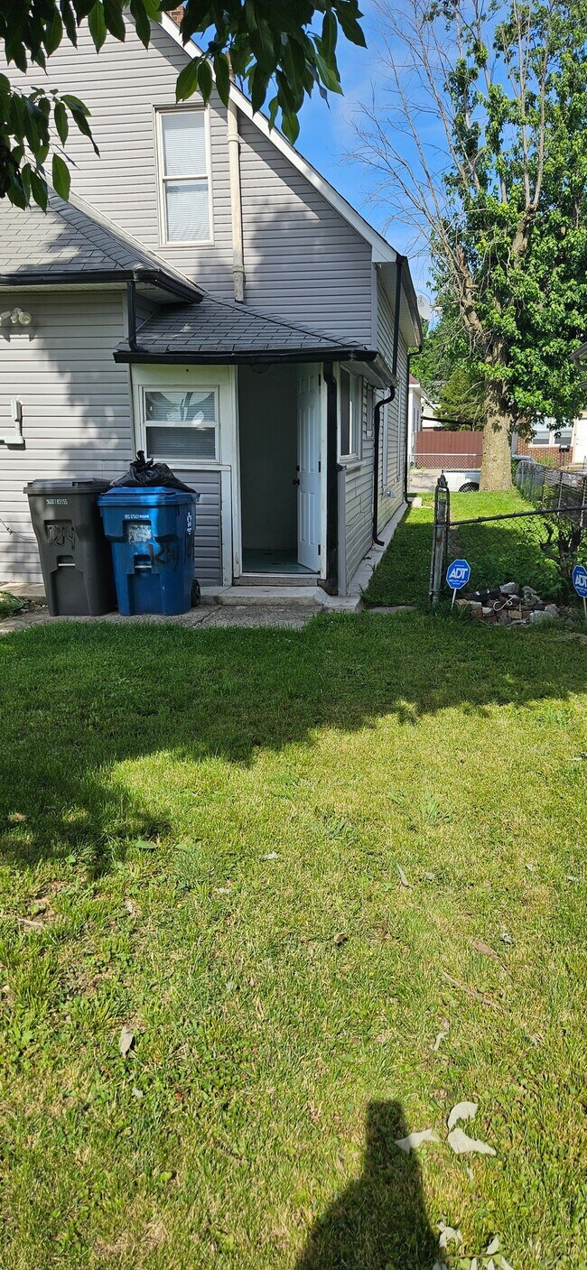 Photo - 1214 Shepard St