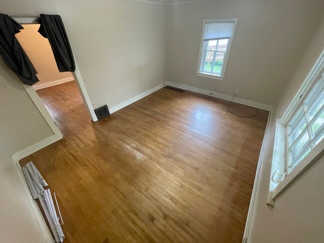 Photo - 120 N 4th Ave