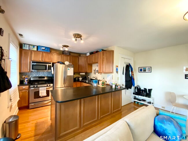 Photo - 270 College St Unit 3