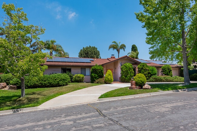 Building Photo - 465 El Rancho Vista N