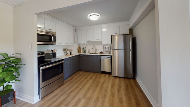 Building Photo - Forest Ridge