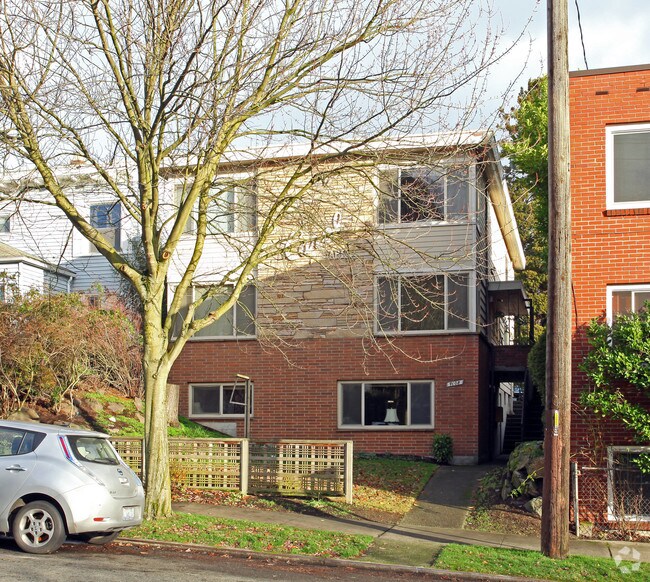 Photo - Carol Apartments