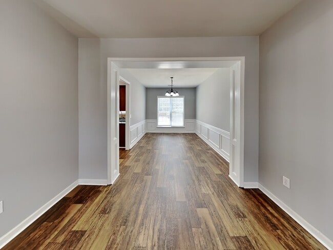 Photo - 755 Earlham Dr