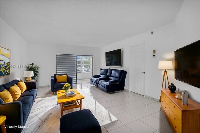 Building Photo - 3990 NW 42nd Ave Unit 403