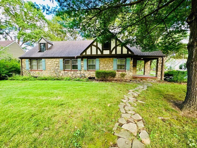 Building Photo - {8100} Picture Perfect Leawood Cottage + C... Rental