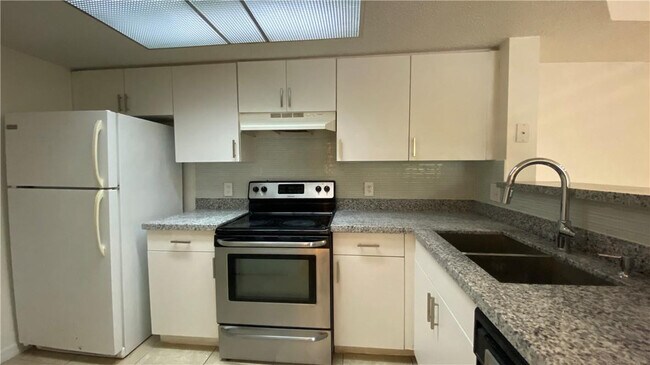 Photo - 5045 Wiles Rd Unit 205