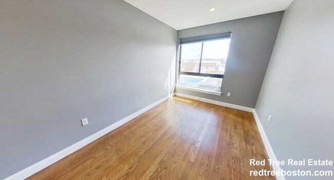 Photo - 370 D St Unit 3