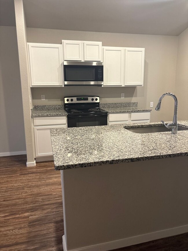 Photo - Half off the 1st month's rent!!