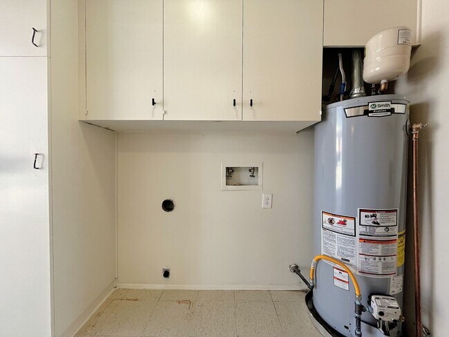 Photo - Alvarado Triplex Unit B