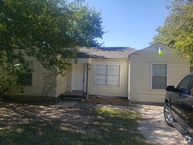 Building Photo - 4928 Nolan St Rental