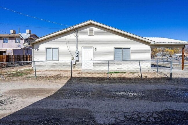 Photo - For Rent – Spacious 3 Bed / 2 Bath Duplex