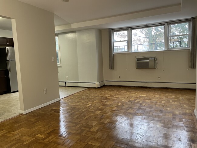 Living Room - 200 Centre Ave Unit 1H