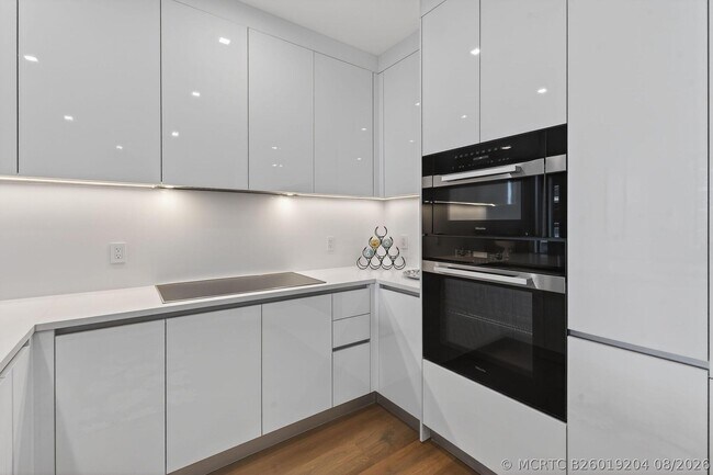 220 Lake Shore Dr Unit 715
