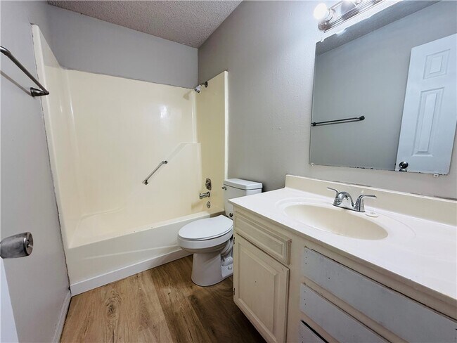 Photo - 1701 S West End St