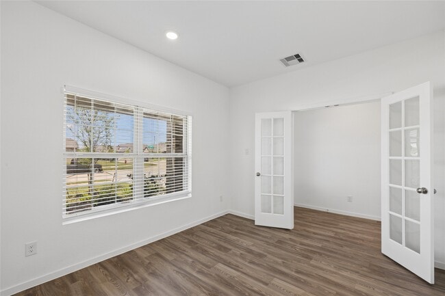 Photo - 9918 Lockridge Manor Dr