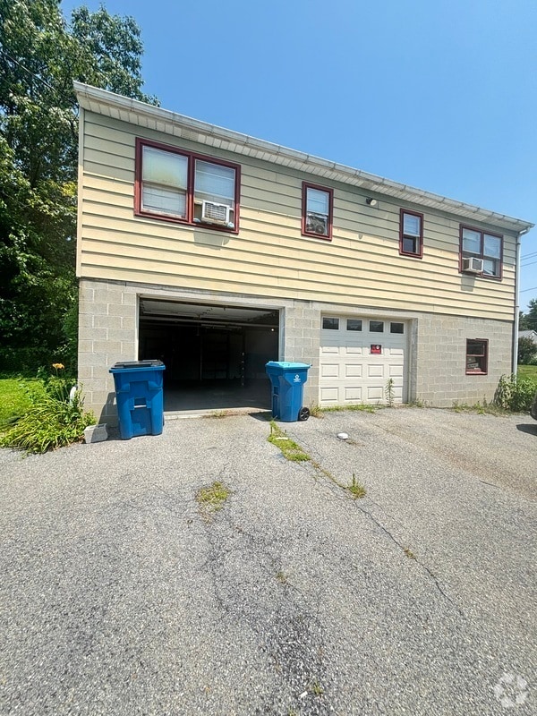 Building Photo - 15 Froelich Ave Rental
