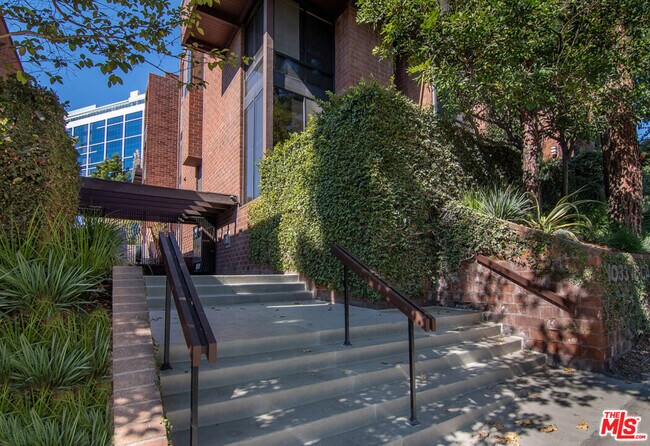 Photo - 1033 Carol Dr Unit T13