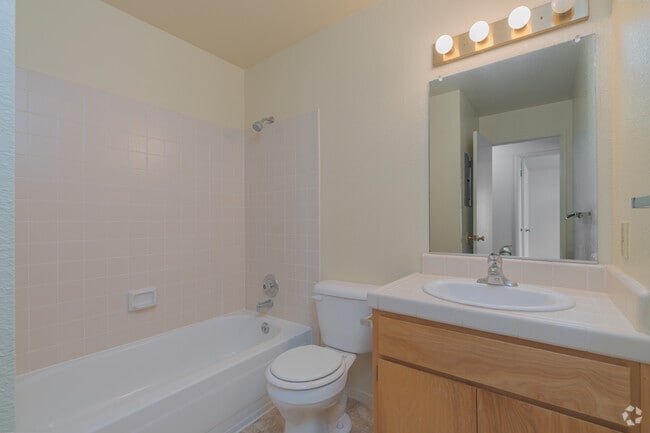 2BR, 2BA - 1250SF - Bathroom 1 - Gold Creek Village