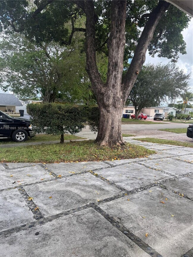 Photo - 640 N 71st Terrace