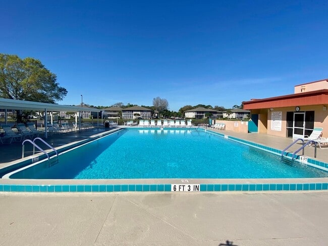 Building Photo - 26 Lake Vista Trail Unit 201