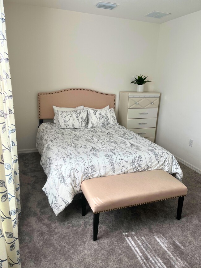 Private Bedroom - 12259 Chastain St