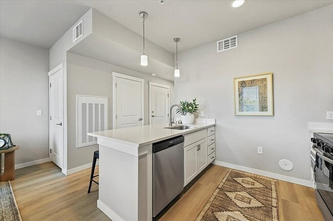 Franklin Lofts - Franklin Lofts
