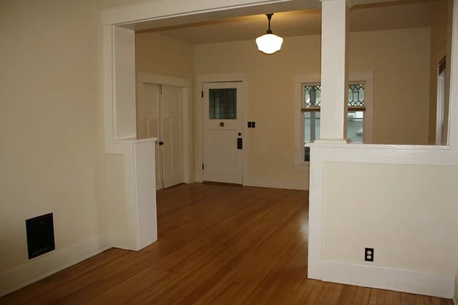 Photo - 430 S Henderson St