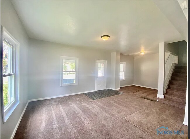 Charming 3-Bedroom Property in Prime Location - Charming 3-Bedroom Property in Prime Location