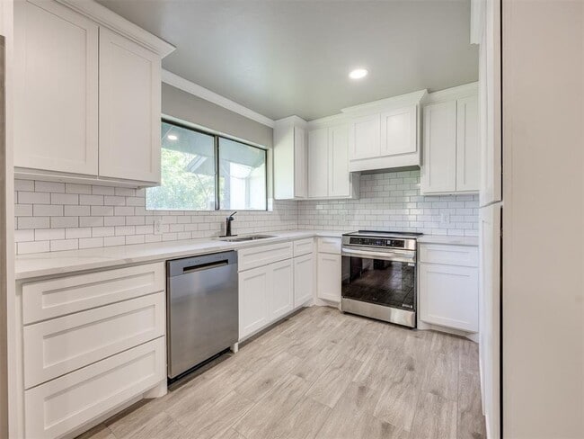 11609 Twisted Oak Rd