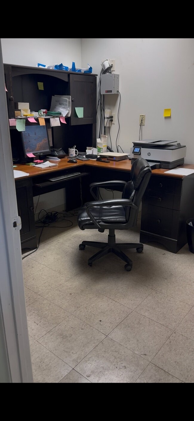 Photo - 414-416 Market St Unit Store