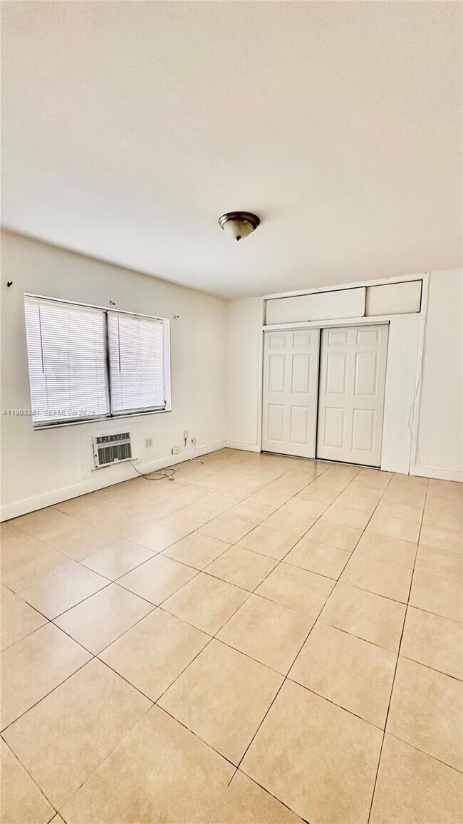 Photo - 1955 Normandy Dr Unit 2