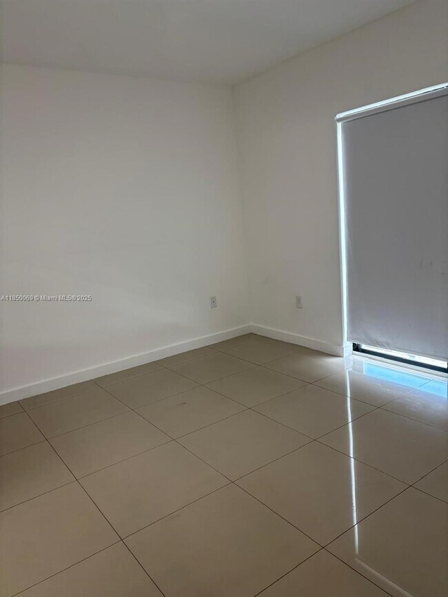 Photo - 423 E 27th St Unit 203