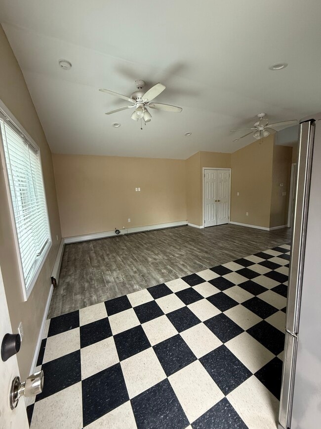 Photo - 158 Lake Hayward Rd