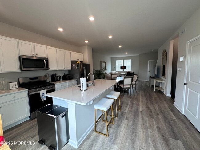 Photo - 248 Macoun Way