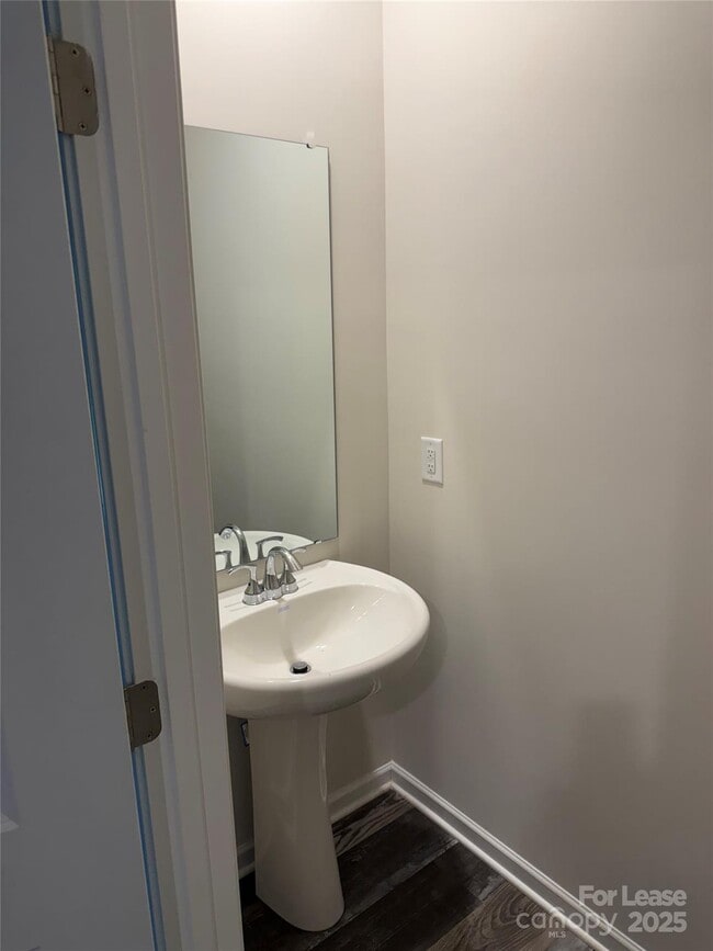 Photo - 1827 McDonald St