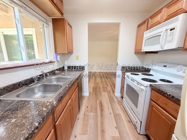 Building Photo - 230 Diamond Way Unit Apartment 148