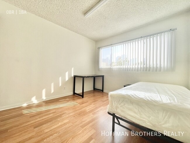 Photo - 933 Grattan St Unit 202