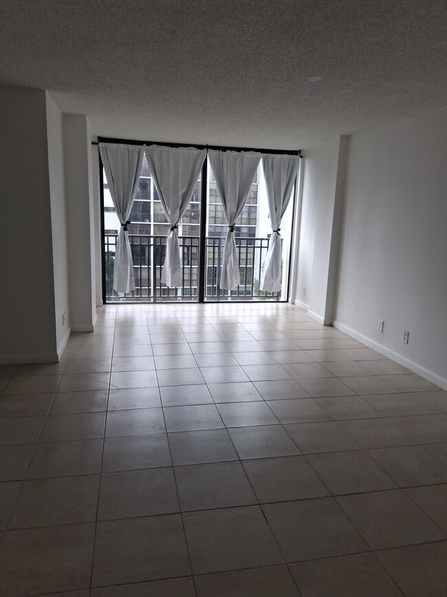Photo - 17021 N Bay Rd Unit 767