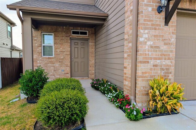 609 Falkland Trace