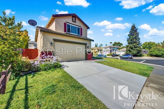 Photo - 824 Cedarcrest Dr